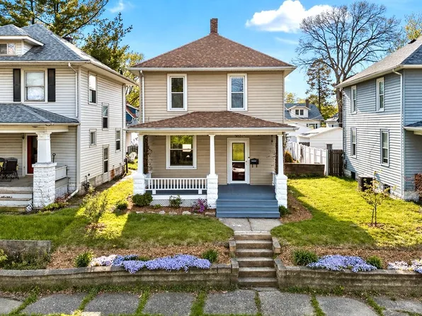 1179 26th St #A, Moline, IL 61265