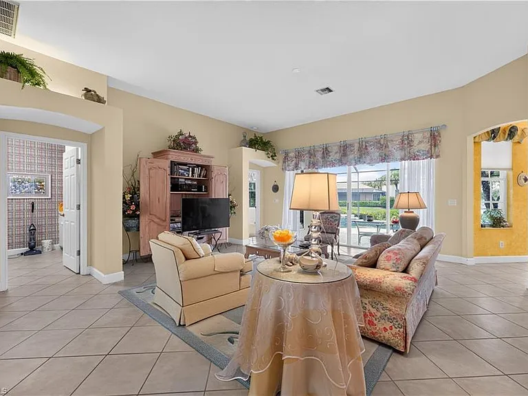 2317 Island Cove Cir — Photo 7