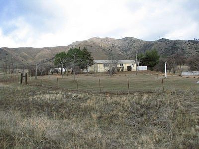 Ranchette in Walker Basin