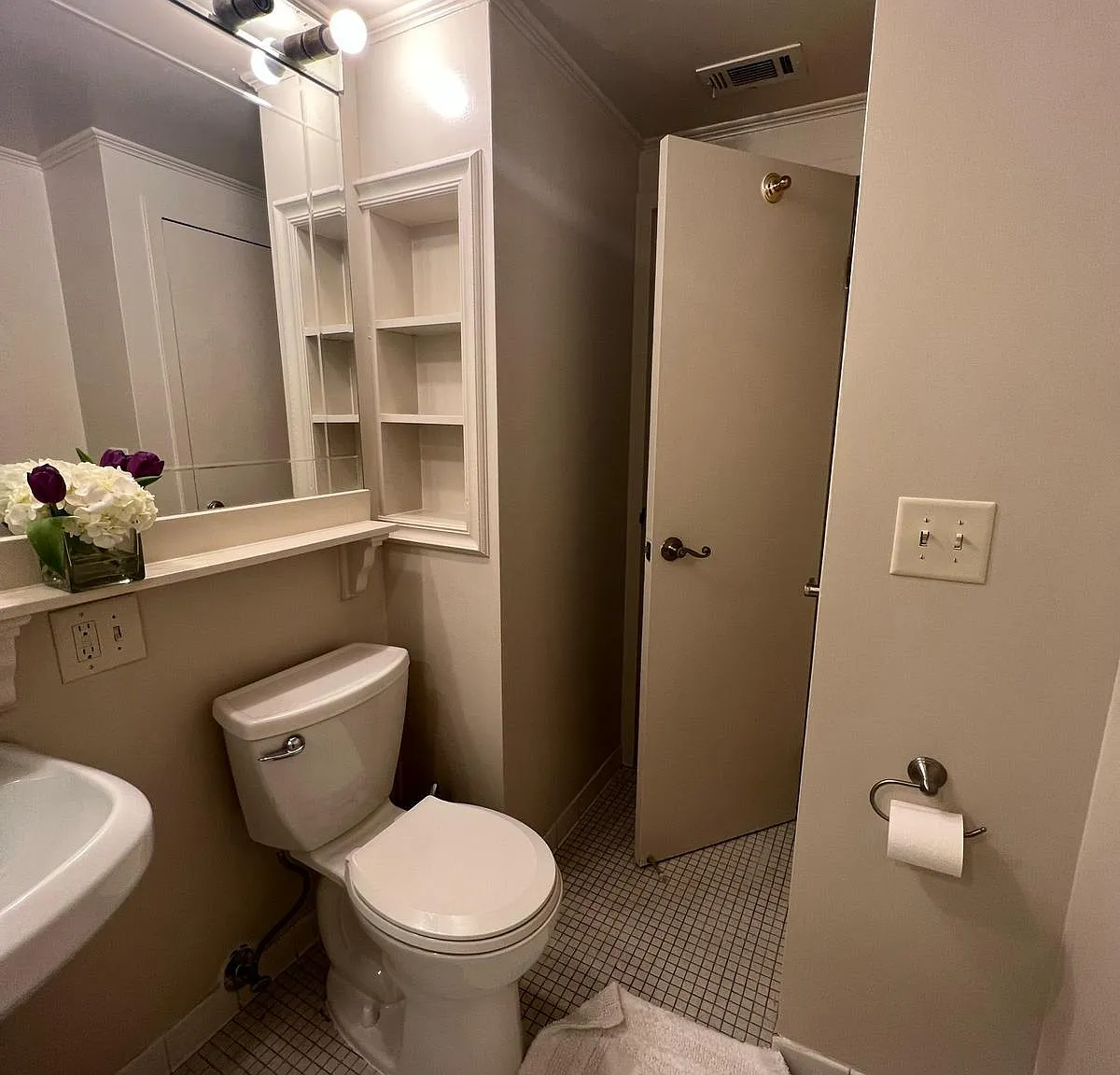 1 bed, 611 sqft, $1,600 — Photo 4