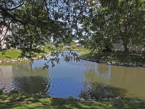4th image of 3615 Lakepointe Dr APT 104