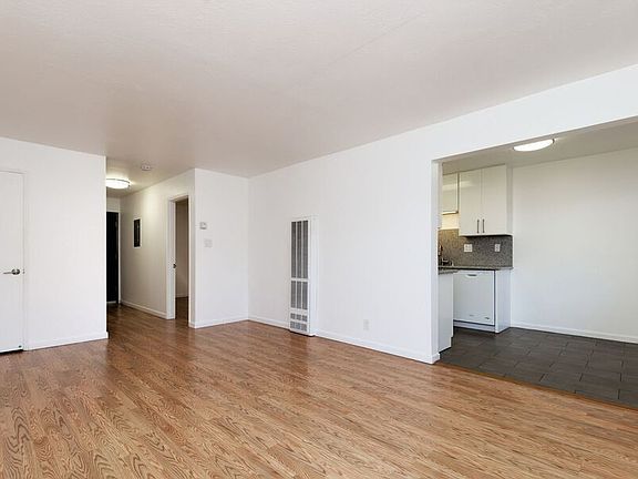 4th image of 370 Staten Ave APT J