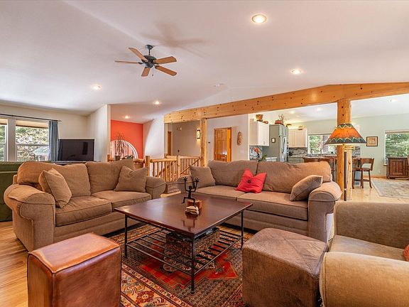 5th image of 240 Woodhaven Ct