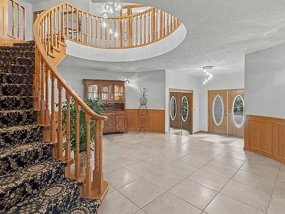 3rd image of 28 SE Edenstone Way NW