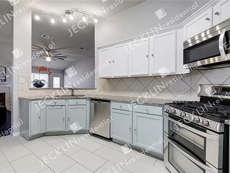 2415 Candle Ridge Trl — Photo 13
