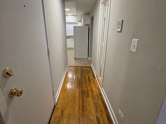 3rd image of 5417 W Washington Blvd #115