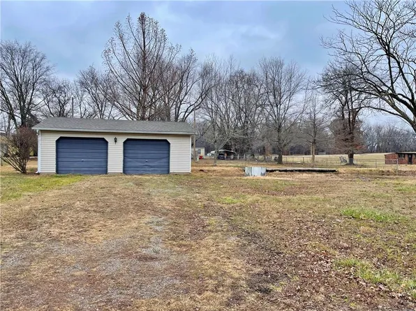 615 E 22nd St, Pittsburg, KS 66762