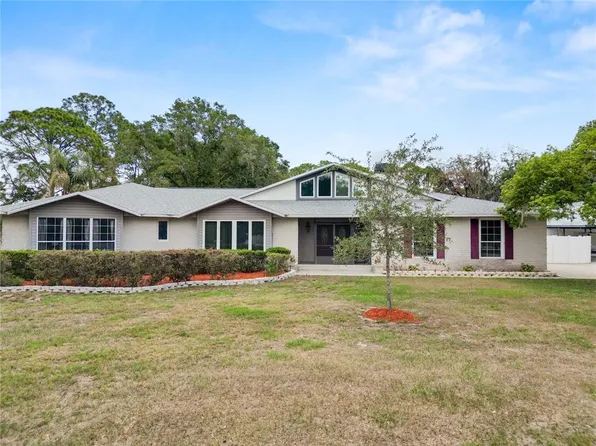 6230 Forestwood Dr W, Lakeland, FL 33811