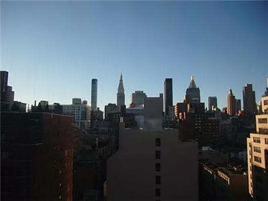 Rented by R New York | media 8