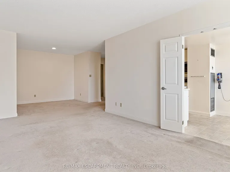 430 Pearl St #410 — Photo 12