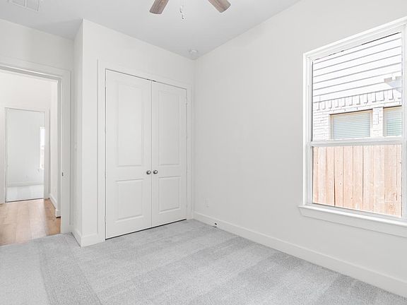 5th image of 1218 Woodmont Dr