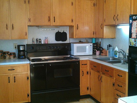Extra-wide oven with built in griddle