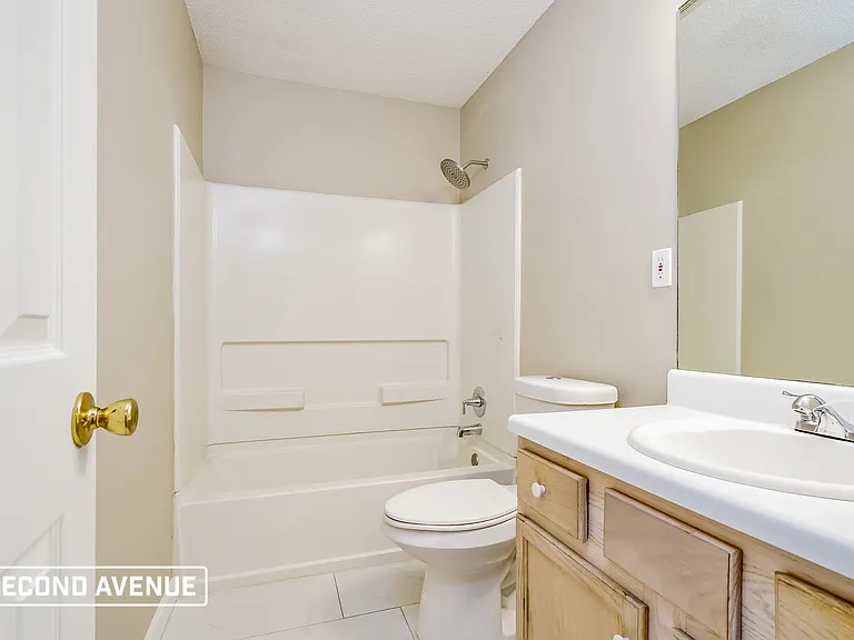 4204 Akins Ridge Ln — Photo 10