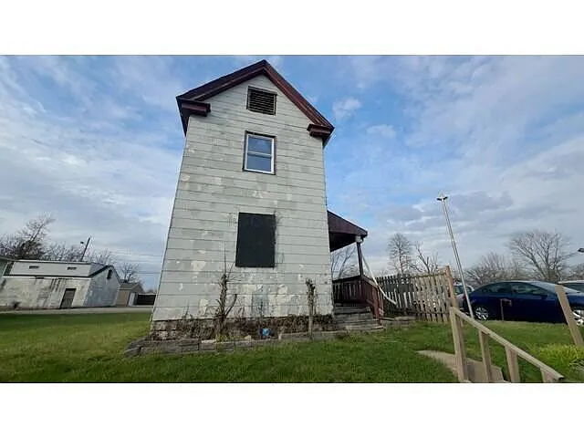 2798 E 5th Ave photo 1