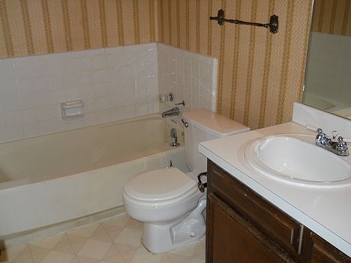 5th image of 2714 Westchester Dr