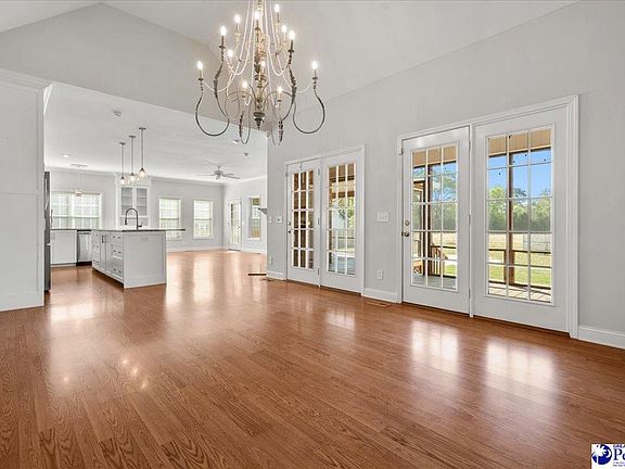 5th image of 3326 Lakeshore Dr