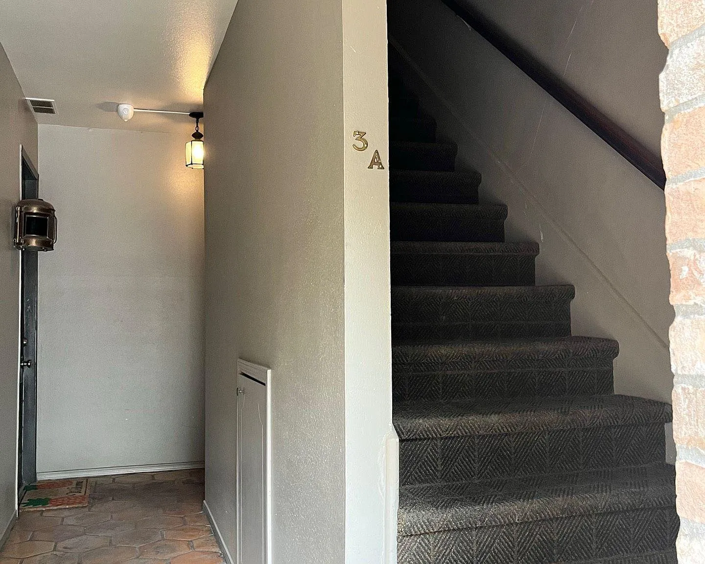 3 bed, 2501 sqft, $2,850 — Photo 2