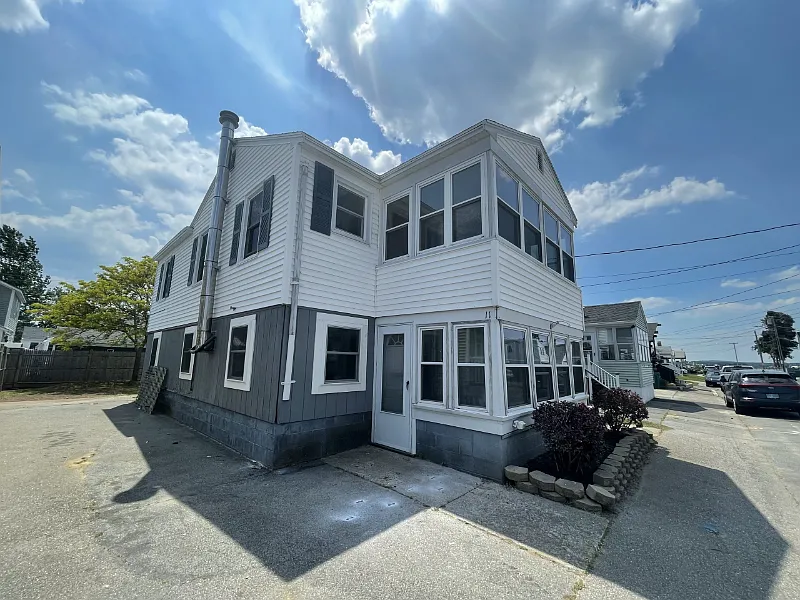 3 bed, $1,800 — Photo 3