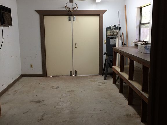 Air conditioned workshop