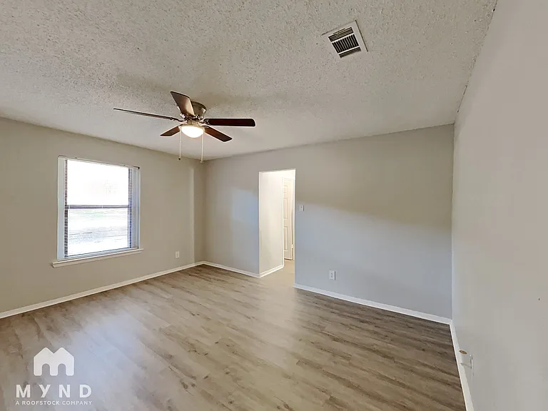 717 Timberoaks Dr — Photo 13