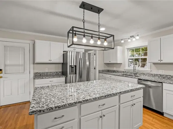 112 Wilson St, Yadkinville, NC 27055