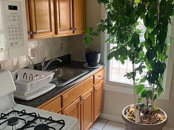 2nd image of 24 Jefferson St #2