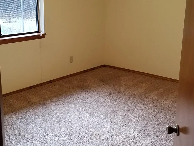 2599 N Fox Hill Rd — Photo 28