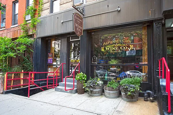 Rented by REAL New York | media 20