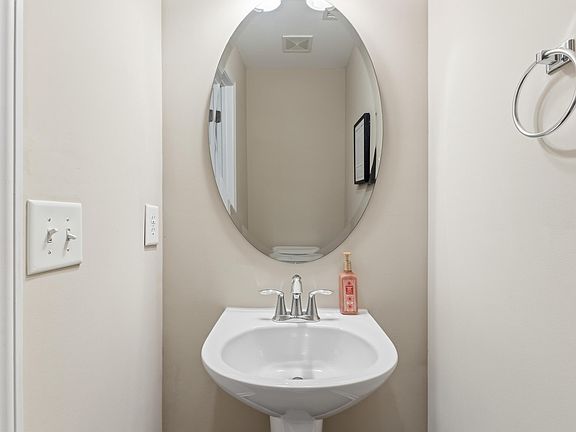 5th image of 5345 Big Bass Dr