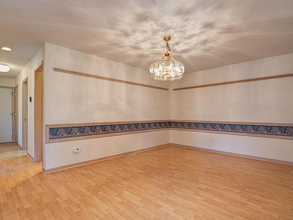 3rd image of 1106 Sanborn Ave #1
