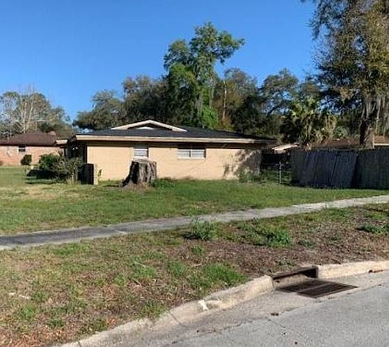 2nd image of 3387 Hollycrest Blvd