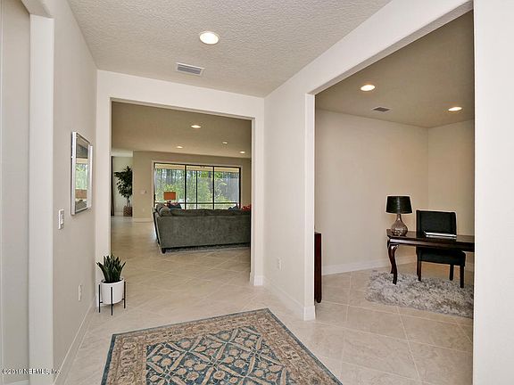 5th image of 358 Eagle Pass Dr