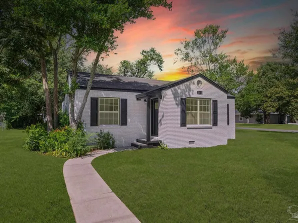 214 Pace Pkwy, Cantonment, FL 32533