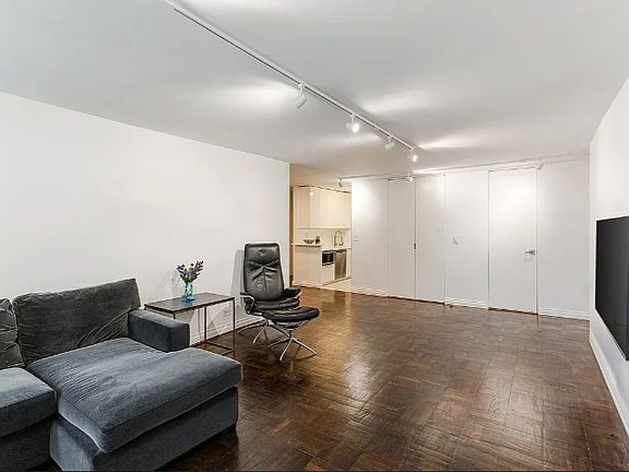 5th image of 155 E 38th St APT 10D