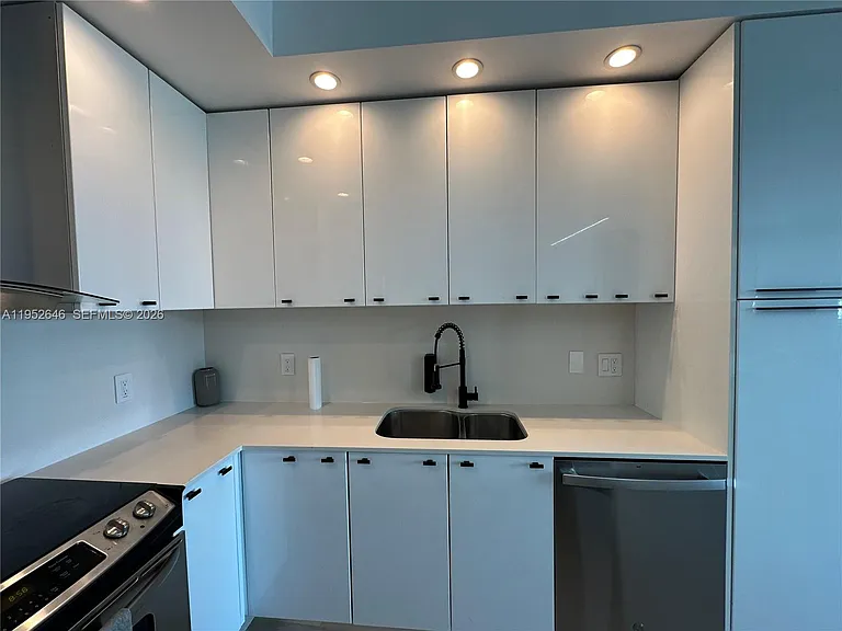 234 NE 3rd St #1805 — Photo 12
