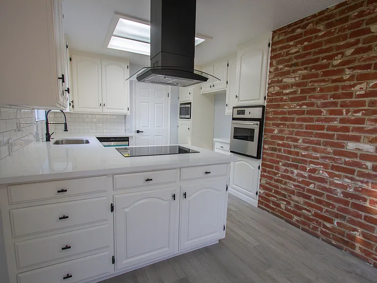1434 Fordham Ave — Photo 16