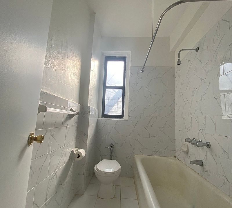 1st image of 92 Hawthorne St #Y2