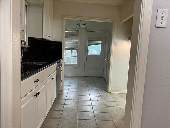5th image of 1526 S Montreal Ave