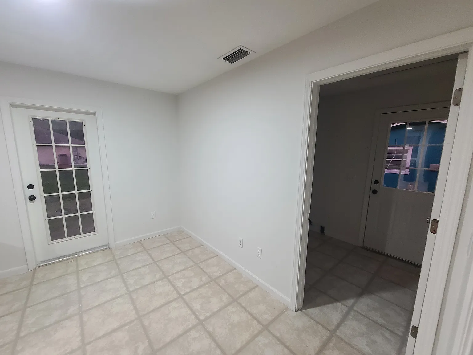 3 bed, 1200 sqft, $1,900 — Photo 3