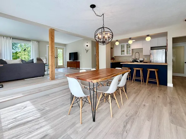 6376 Sunshine Coast Hwy, Sechelt, BC V7Z 0M3