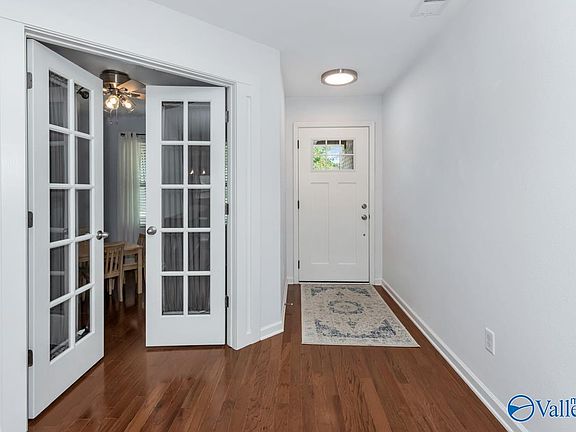 5th image of 709 Oak Cove Ln NW