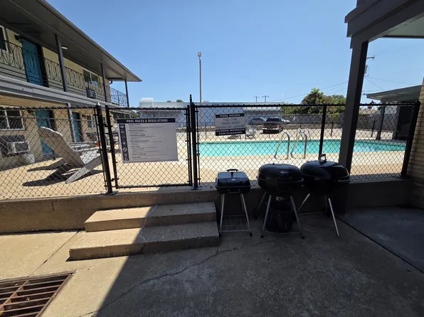 Malibu Apartments