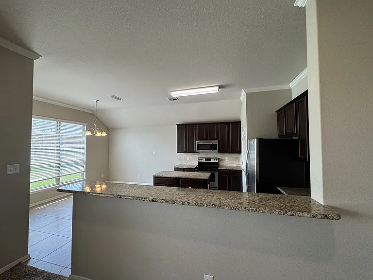 5611 Markham Dr — Photo 6