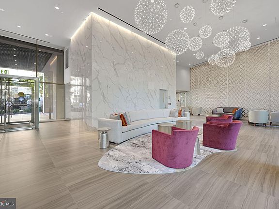 4th image of 4620 N Park Ave APT 106E