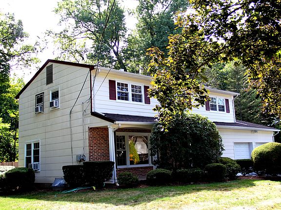 3rd image of 26 Virginia St