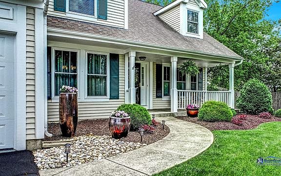4th image of 365 Southwind Ct