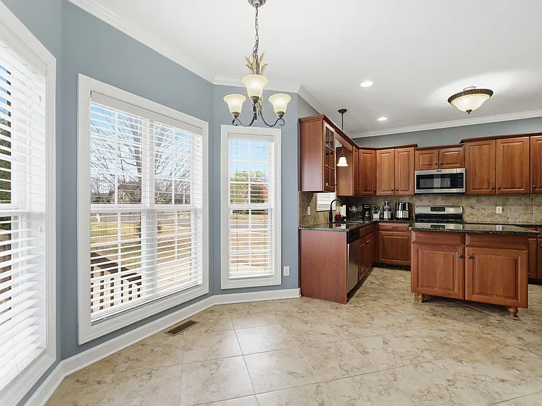 2733 Presley Dr — Photo 15
