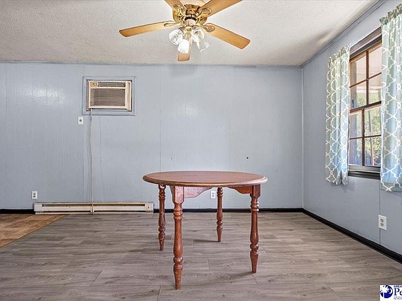5th image of 823 E Bonnie Ln