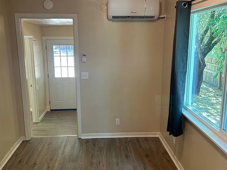 6874 Crump Ave — Photo 11