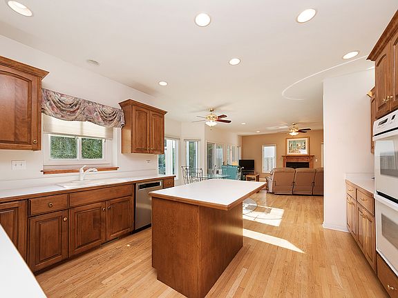 4th image of 8332 Millbrook Dr